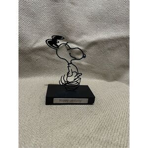 Snoopy Happy Go Lucky Peanuts Hallmark Metal Line Art Collectible Figure 5.5”